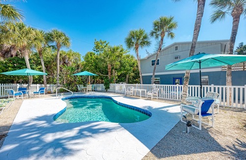 Englewood Apartamento | Two bedroom beach and bay private getaway - just relax! Gecko House Manasota Key