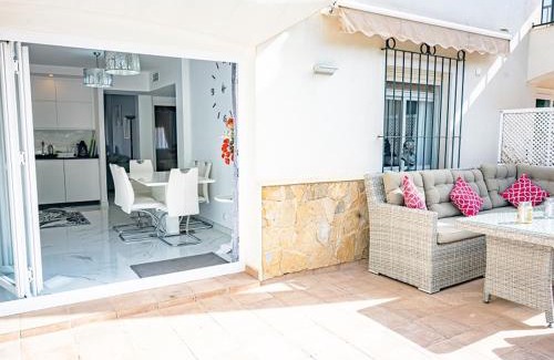 Diputación de Rincón de San Ginés Apartamento | Two Bedroom Bellaluz Apartment With Large Patio