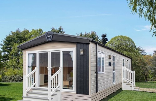 Aberystwyth Casa | Two bedroom caravan, sleeping four people, perfect for relaxing by the coast.