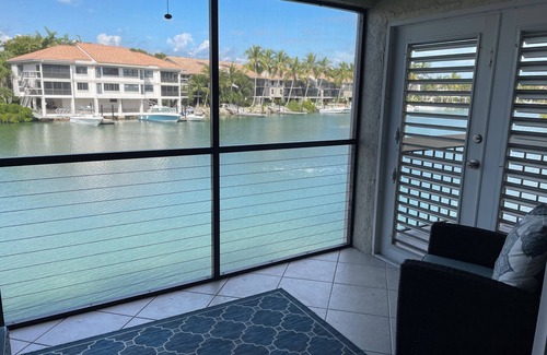 Key Largo Condominio | Two Bedroom Condo with Bonus Room, Water Views and Private Dock