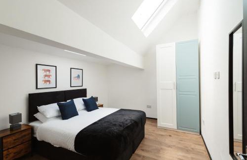 Warrington Apartamento | Two Bedroom Executive Pad by Traboule Properties Ltd