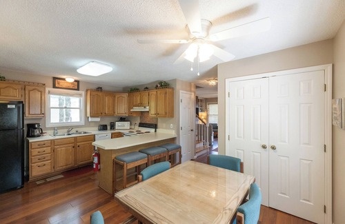 Grand Rivers Condominio | Two Bedroom Harbor View Condo