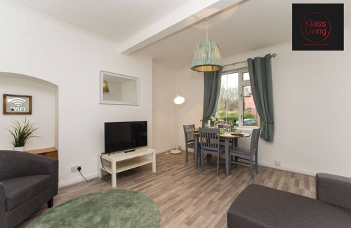 Hamilton Casa | Two Bedroom House by Klass Living Serviced Accommodation Hamilton - Kenmar House With Parking & WiFi