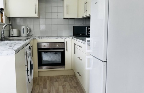 St Helens Casa | Two bedroom house , in a lovely neighbourhood, with a lot amenities around