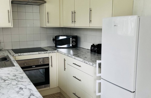 St Helens Casa | Two bedroom house , in a lovely neighbourhood, with a lot amenities around