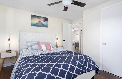 Lorain Apartamento | TWO BEDROOM HOUSE WITH FREE PARKING