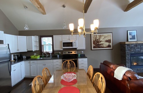 Utterson Casa | Two bedroom Muskoka lakeside retreat with incredible and tranquil views