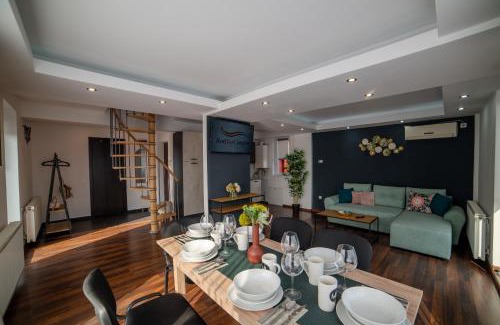 Baia Mare Apartamento | Two Bedroom Niagara Apartment
