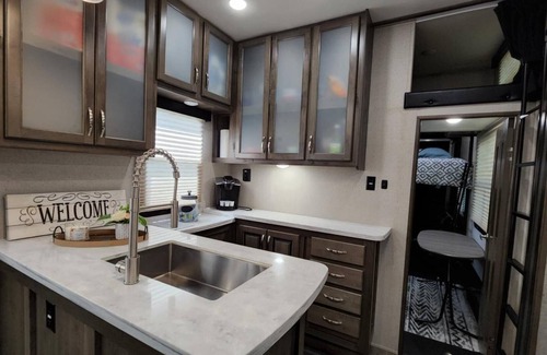 River Ranch Cabaña | Two Bedroom On-site RV Rental at River Ranch! 407