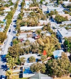 Lake Worth Casa | Two bedroom ranch with private deck close to beach