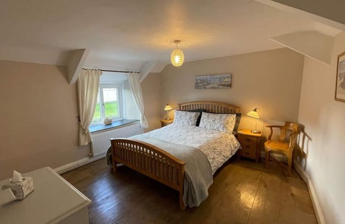 Delabole Casa | Two bedroom Rock Cottage, Delabole Sleeps 4+2