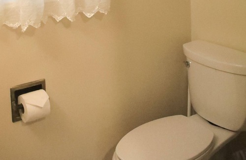 Northeast Carmel Cabina | Two Bedroom Suite With Kitchenette