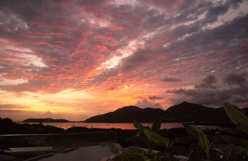 Falmouth Harbour Apartamento | Two bedroom two bathroom stylish newly constructed ocean view with private pool.