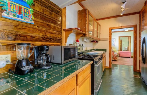 Downtown Villa | Two Bedroom Two Bath Poolside Villa Steps from Duval!