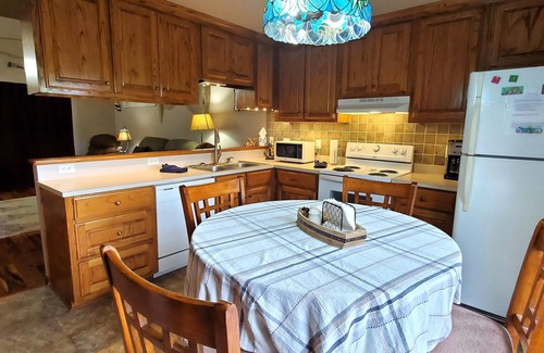 Holiday Island Condominio | TWO BEDROOM, TWO BATH CONDO LOCATED ON THE ISLAND!