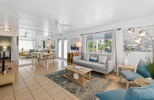 Palm Beach Shores Cabina | Elegante apartamento de dos dormitorios situado frente a la playa