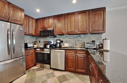 Mammoth Lakes Condominio | Two Bedroom Units at 1849 Condos with 3 Hot Tubs & Slopeside