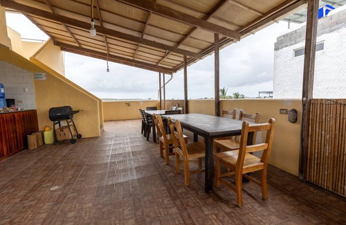 Puerto Ayora Apartamento | APARTAMENTO DE DOS DORMITORIOS CON BAÑO PRIVADO Y VISTA AL BOSQUE EN PLANTA BAJA