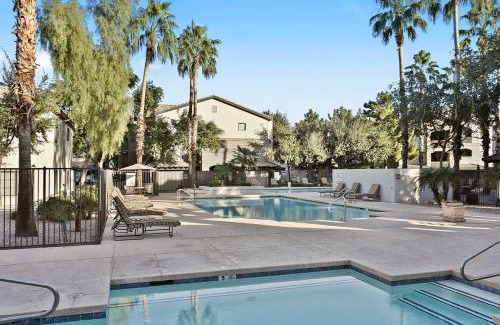 Chandler Apartamento | TWO Bright CozySuites Apartment Downtown Chandler 06 & 07