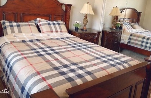 Eastvale Casa | Two Comfortable Rooms In A House (Two Beds + Free WiFi + Office Desk)