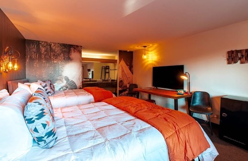 Orchard District Hotel | Two Comfortable Units with Free Parking, Onsite Swimming Pool!