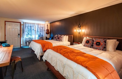 Orchard District Hotel | Two Comfortable Units with Free Parking, Onsite Swimming Pool!