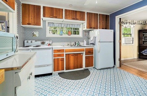 Cheboygan Cabaña | Two Cottages near Mullett Lake