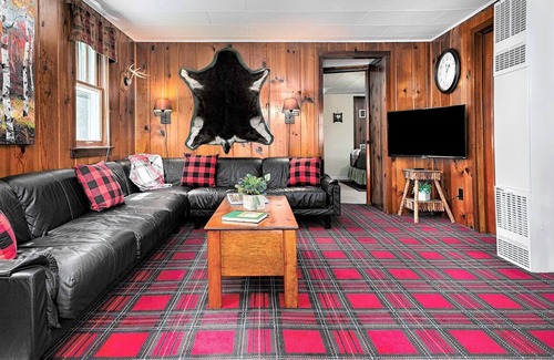 Cheboygan Cabaña | Two Cottages near Mullett Lake