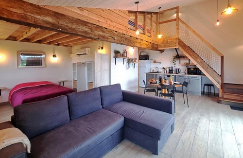 Pouilly-les-Feurs Cabaña | Dos Alojamientos Acogedores con Wifi y Se Admiten Mascotas