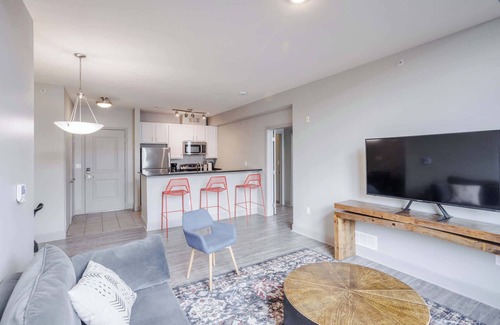 Central Business District Apartamento | TWO CozySuites at the Banks 17