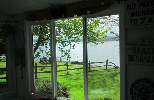 Canandaigua Cabaña | Dos cabañas de la región de Darling Finger Lakes en las orillas del lago Ny de Canandaigua.