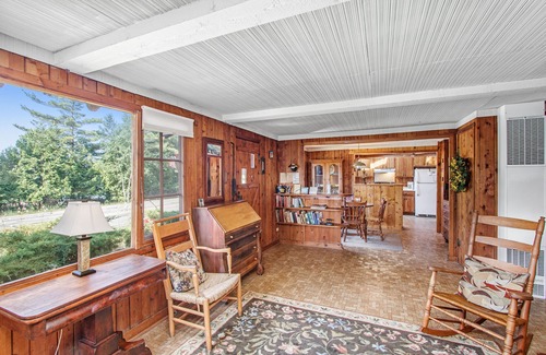 Lake Township Cabaña | Two Dog-Friendly Guest Cottages with High-Speed WiFi and Private Beach Frontage