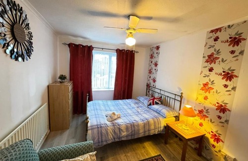 Farnham Apartamento | Two Double Bedroom Maisonette with rear garden.
