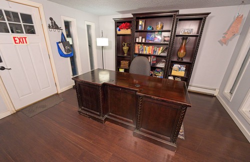 University Area Casa | Two FULL bath, two bedroom, full kitchen, free laundry, centrally located!