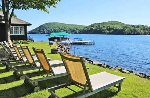 New Preston Casa | Two grand lakefront homes on 25 acres with waterfront access to Lake...