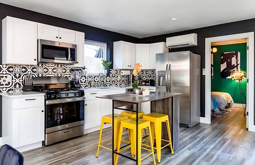 East Cesar Chavez Casa | Two-home 3rd St - Estate 6th Street - 4 min Walk