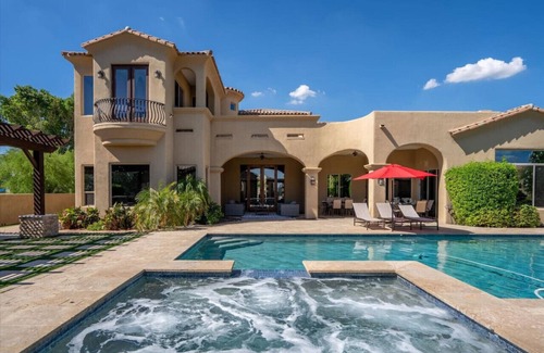 Cactus Acres Casa | Two Homes-Pickleball-Batting Cage-Sand Volleyball-B-ball-Putt-Putt-Heated Pool