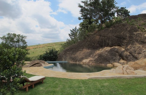 Nanyuki Cabina | Dos tiendas de safari idílicas en un entorno impresionante Bush.