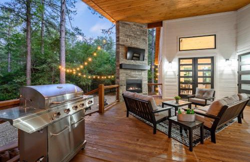 Pickens Casa | Two Knights Luxury Cabin