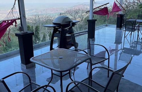 Chica Casa | TWO large, intimate lofts, ideal for couples/families/friends. Infinite view Sea