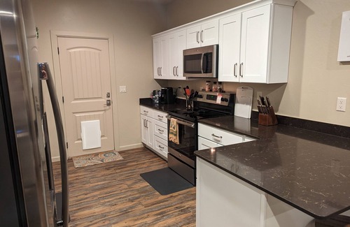 Greenehaven Condominio | Two Master Suites Close to Trails and the Lake. Minutes to Restaurants and Shops