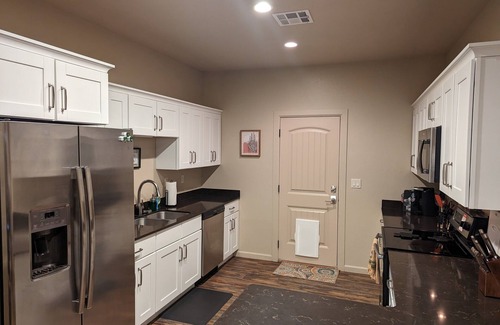 Greenehaven Condominio | Two Master Suites Close to Trails and the Lake. Minutes to Restaurants and Shops