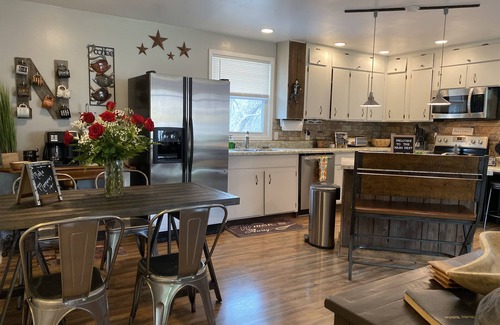 Hickory Bend Casa | Nash Nest - ¡A dos minutos del aeropuerto ya diez minutos del centro de la ciudad!