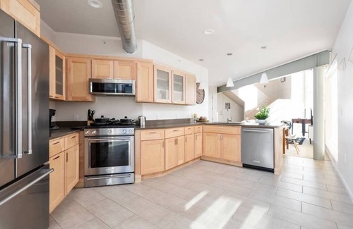 Downtown Indianapolis Condominio | TWO Modern Penthouses on Mass by CozySuites