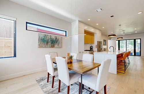 Highland Casa | Two modern townhouses with enclosed backyards