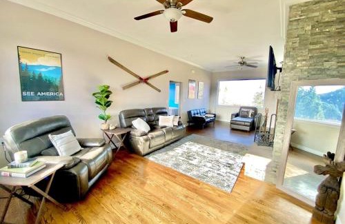 Pocatello Casa | Two Mountain Homes gated views games & nature
