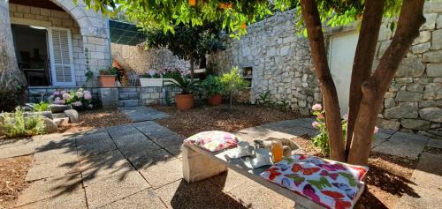 Zaton Casa | Two Palms Villa