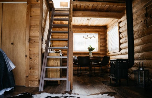 Sandpoint Cabina | Two Paws Cabin- Chapman Springs