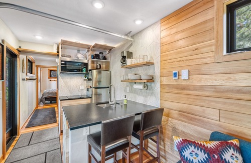 McCall Casa | Two Pines - Unique container home - Downtown - Trailer Parking - Pet friendly