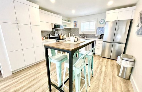 Meaford Apartamento | Two Private Pet Friendly Suites at Hills Meaford